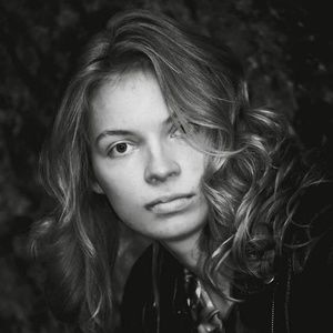 Meet your Posher, Cassandra